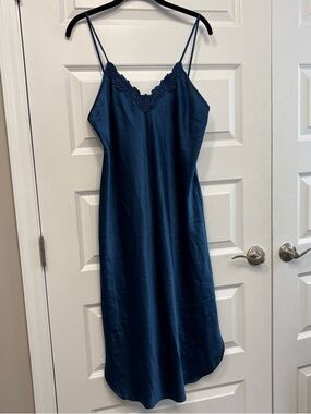 Intimate Affair Women's Vintage Blue Lace-Trim Slip Dress